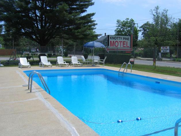 Knotty Pine Motel Солсбери Экстерьер фото